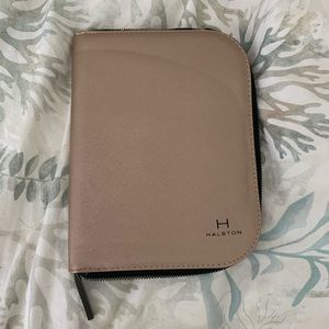 Halston travel jewelry organizer